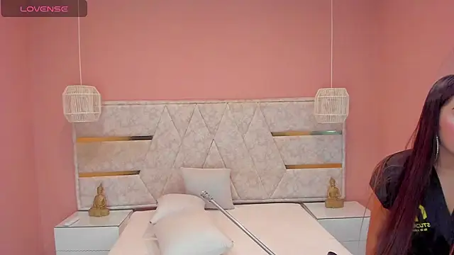  Kailythompson online show from February 2026 07:14:01 PM