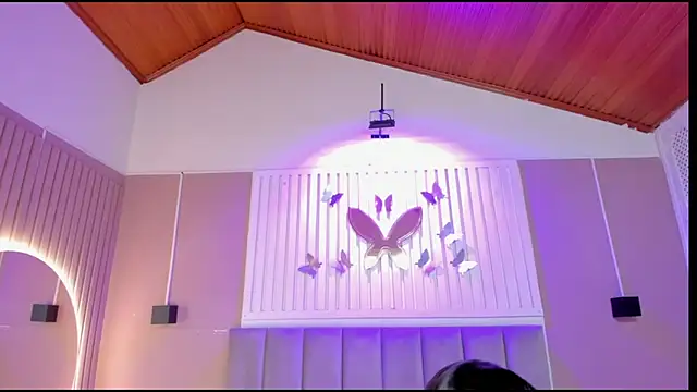  Kailythompson online show from April 2026 07:31:02 PM