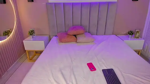  Kailythompson online show from March 2026 07:26:01 PM