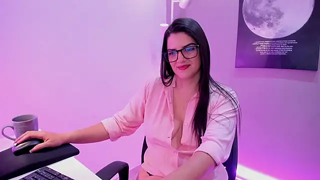 Valenvega  online show from February 2026 12:25:02 PM