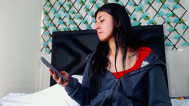 EmmaWilliamss4 online show from February 2026 03:01:01 PM