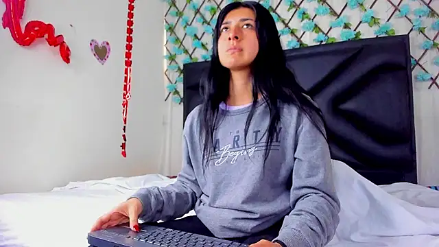 EmmaWilliamss4 online show from February 2026 03:09:02 PM