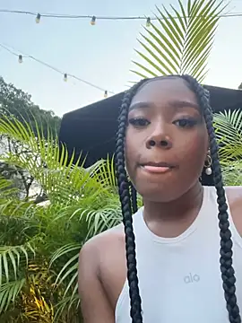 AinaraSaenz online show from May 2026 11:02:02 PM