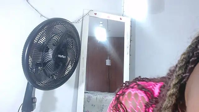 Snapshot of arianna_rossi11 chatting on February 2026 12:03:02 PM arianna rossi11 online show from February 2026 12:03:02 PM