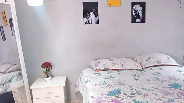 Snapshot of arianna_rossi11 chatting on February 2026 01:44:02 PM arianna rossi11 online show from February 2026 01:44:02 PM