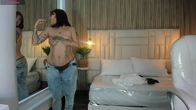 Ravenn21x online show from March 2026 11:36:01 AM