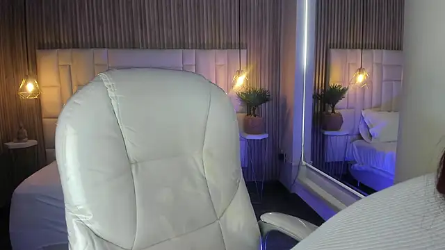 Ravenn21x online show from February 2026 11:43:02 AM