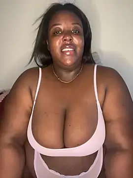 Snapshot of BouncyBBW chatting on July 2026 08:11:02 PM BouncyBBW online show from July 2026 08:11:02 PM