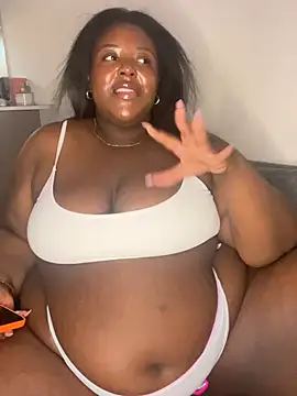 Snapshot of BouncyBBW chatting on July 2026 10:40:02 PM BouncyBBW online show from July 2026 10:40:02 PM