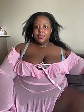 Snapshot of BouncyBBW chatting on June 2026 12:22:01 PM BouncyBBW online show from June 2026 12:22:01 PM