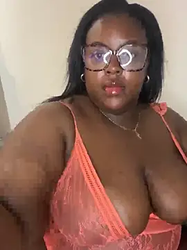 Snapshot of BouncyBBW chatting on June 2026 10:37:02 PM BouncyBBW online show from June 2026 10:37:02 PM