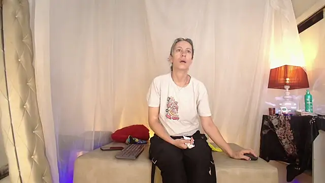 Snapshot of laurasofia45 chatting on June 2026 11:27:01 AM laurasofia45 online show from June 2026 11:27:01 AM