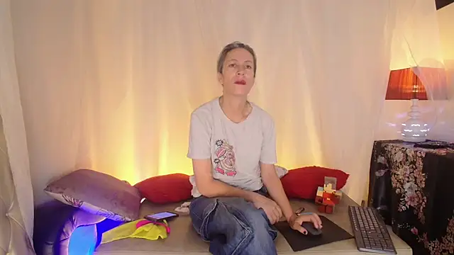 Snapshot of laurasofia45 chatting on June 2026 09:32:02 AM laurasofia45 online show from June 2026 09:32:02 AM