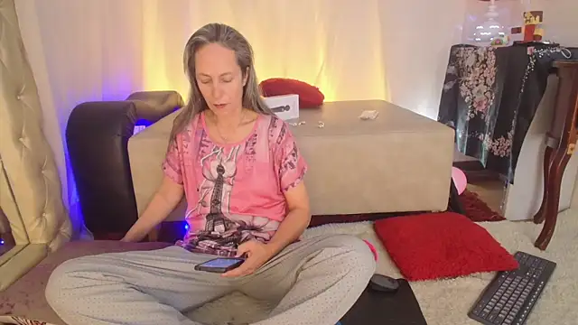Snapshot of laurasofia45 chatting on June 2026 11:18:02 AM laurasofia45 online show from June 2026 11:18:02 AM