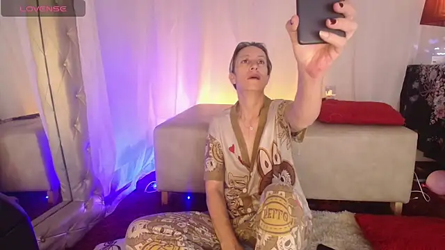 Snapshot of laurasofia45 chatting on June 2026 10:46:02 AM laurasofia45 online show from June 2026 10:46:02 AM
