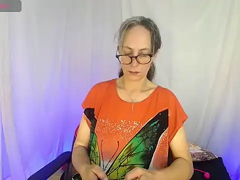 laurasofia45 online show from May 2026 02:30:02 PM