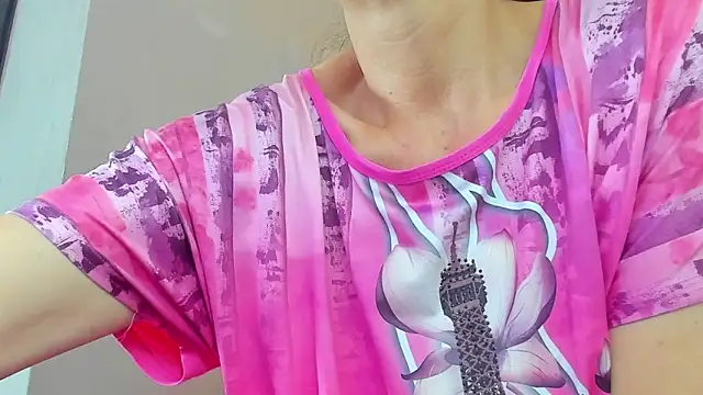 Snapshot of laurasofia45 chatting on February 2026 12:35:01 PM laurasofia45 online show from February 2026 12:35:01 PM