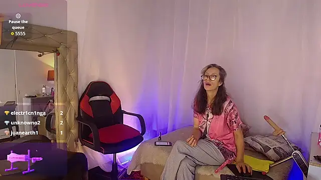 laurasofia45 online show from April 2026 09:47:02 AM