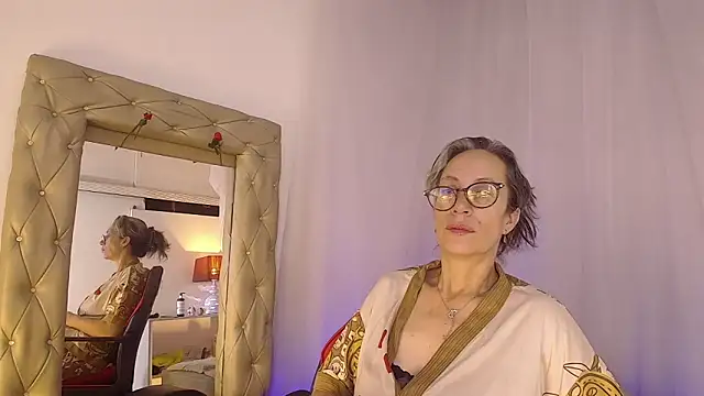 laurasofia45 online show from April 2026 05:12:02 AM