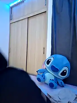 Snapshot of Amira-sultan chatting on February 2026 04:42:02 PM Amira-sultan online show from February 2026 04:42:02 PM