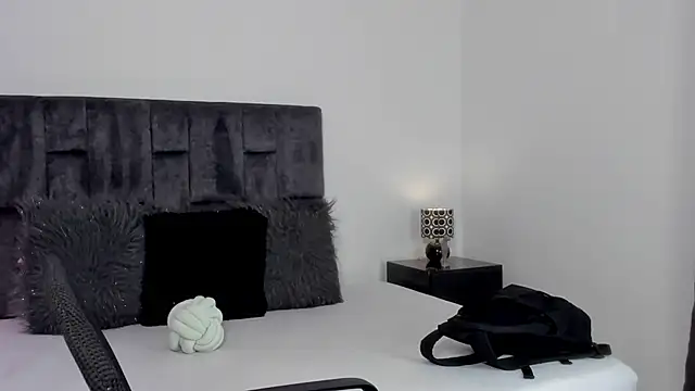 Malory Saenzz online show from February 2026 04:05:01 PM