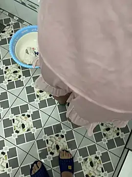 kimoanh102 online show from February 2026 11:32:01 AM