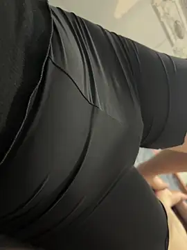 kimoanh102 online show from April 2026 12:36:02 AM