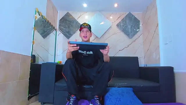 Dominic 26 online show from February 2026 08:31:02 PM