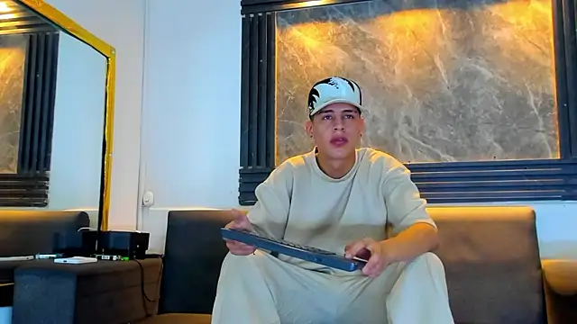 Dominic 26 online show from March 2026 08:09:02 PM