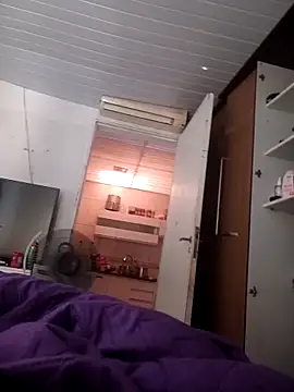 liuz97jls online show from March 2026 12:33:02 PM