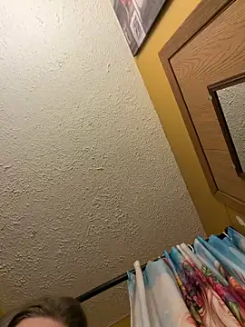 lickablelynn87 online show from February 2026 04:40:02 PM