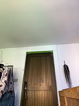 Snapshot of suky_pou chatting on February 2026 06:28:01 PM suky pou online show from February 2026 06:28:01 PM