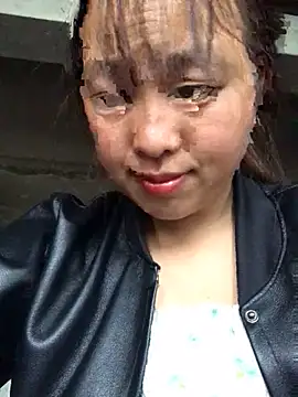 Snapshot of honeyyy110 chatting on February 2026 03:17:02 AM honeyyy110 online show from February 2026 03:17:02 AM