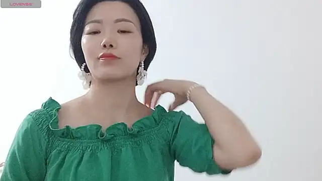 Snapshot of Nikishine chatting on June 2026 07:03:01 AM Nikishine online show from June 2026 07:03:01 AM