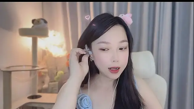 Snapshot of Yumi_yuni chatting on May 2026 01:20:02 AM Yumi yuni online show from May 2026 01:20:02 AM