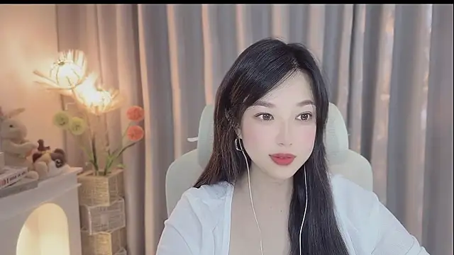 Yumi yuni online show from April 2026 01:02:01 PM