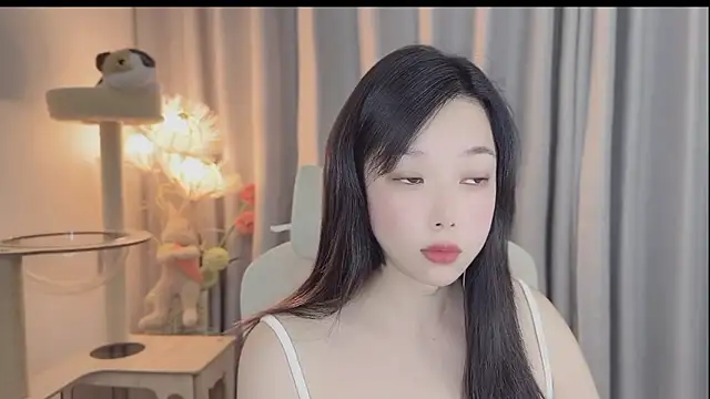 Snapshot of Yumi_yuni chatting on May 2026 01:20:01 AM Yumi yuni online show from May 2026 01:20:01 AM