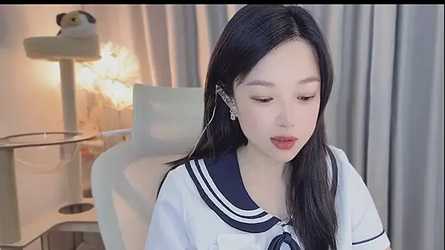 Snapshot of Yumi_yuni chatting on May 2026 02:37:01 AM Yumi yuni online show from May 2026 02:37:01 AM