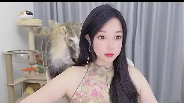 Snapshot of Yumi_yuni chatting on May 2026 12:26:02 PM Yumi yuni online show from May 2026 12:26:02 PM
