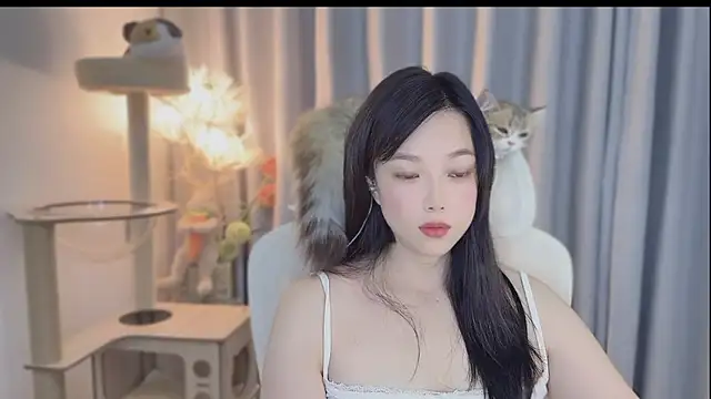Snapshot of Yumi_yuni chatting on May 2026 01:26:01 PM Yumi yuni online show from May 2026 01:26:01 PM