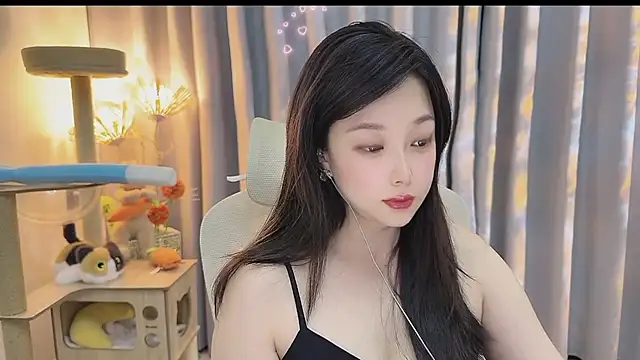 Snapshot of Yumi_yuni chatting on June 2026 01:22:02 PM Yumi yuni online show from June 2026 01:22:02 PM