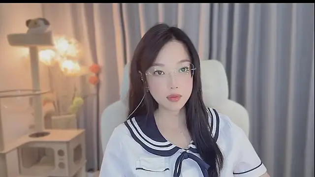 Snapshot of Yumi_yuni chatting on May 2026 02:53:01 PM Yumi yuni online show from May 2026 02:53:01 PM