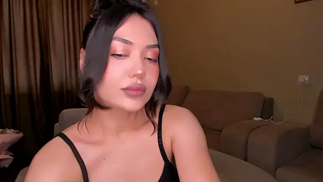 Snapshot of IdaCharm chatting on February 2026 10:26:01 AM IdaCharm online show from February 2026 10:26:01 AM