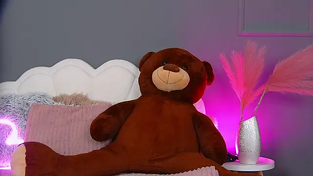 CrystalRedd online show from May 2026 05:36:02 AM