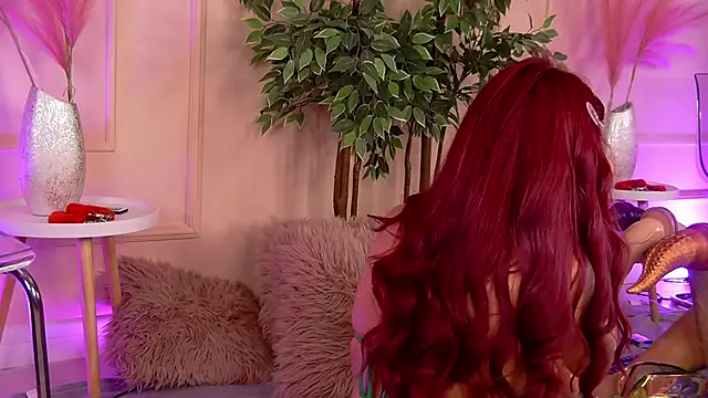 CrystalRedd online show from March 2026 05:44:01 AM