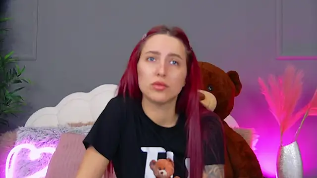 CrystalRedd online show from April 2026 04:30:01 AM