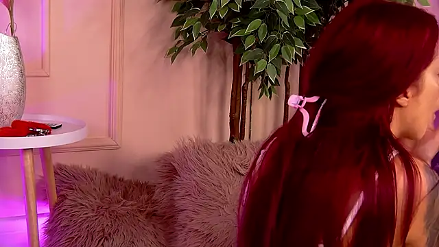 CrystalRedd online show from March 2026 05:15:01 AM