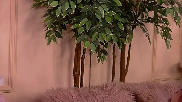 CrystalRedd online show from February 2026 06:22:01 AM