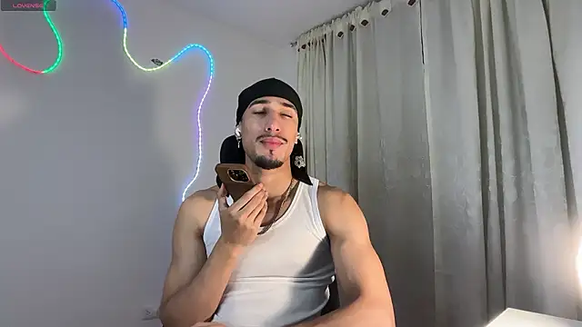 Snapshot of rafael_stone11 chatting on February 2026 01:17:01 AM rafael stone11 online show from February 2026 01:17:01 AM