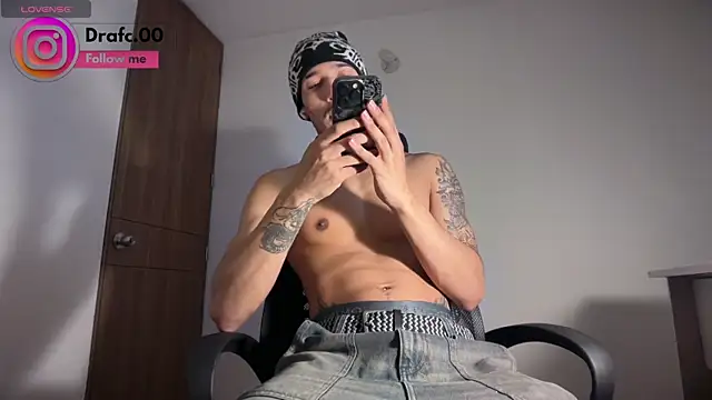 Snapshot of rafael_stone11 chatting on July 2026 04:21:01 AM rafael stone11 online show from July 2026 04:21:01 AM